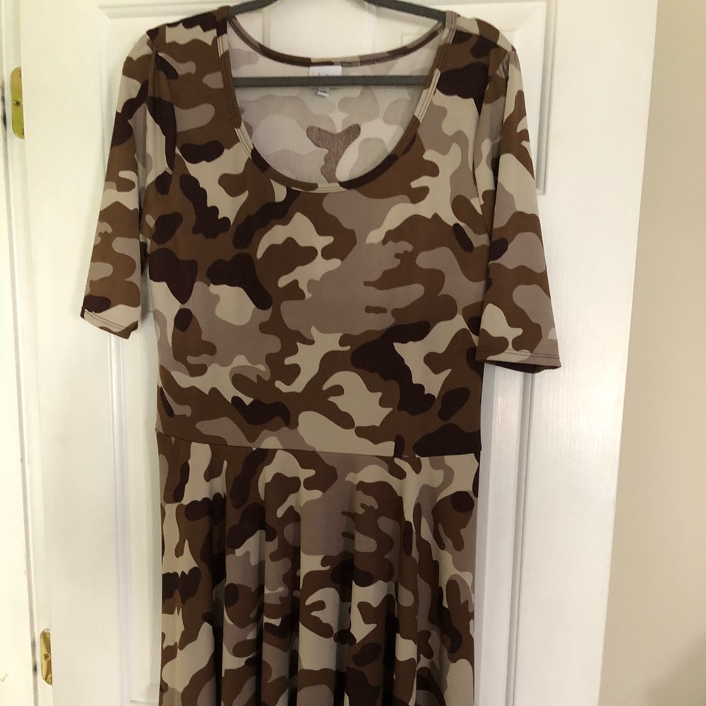 2xl Lularoe Nicole EUC camo